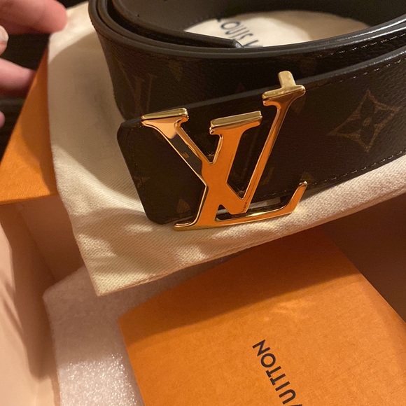 NWT Louis Vuitton 40 REV. MNG CH. 110
LIMITED TIME BLACK FRIDAY PRICE - Picture 1 of 7